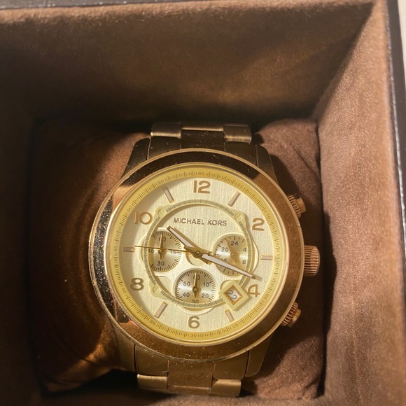 Unisex Michael Kors Oversized Runway Watch - Picture 1 of 3
